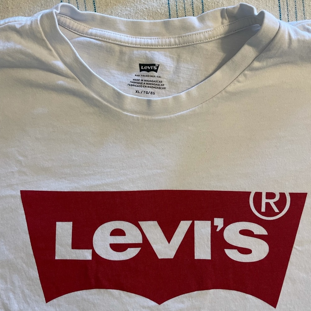Levi’s Tee - XL